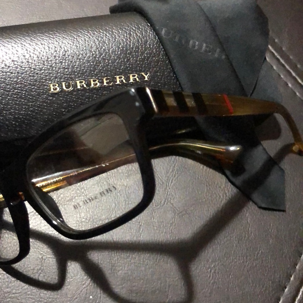 Burberry clear frames - Picture 2 of 2